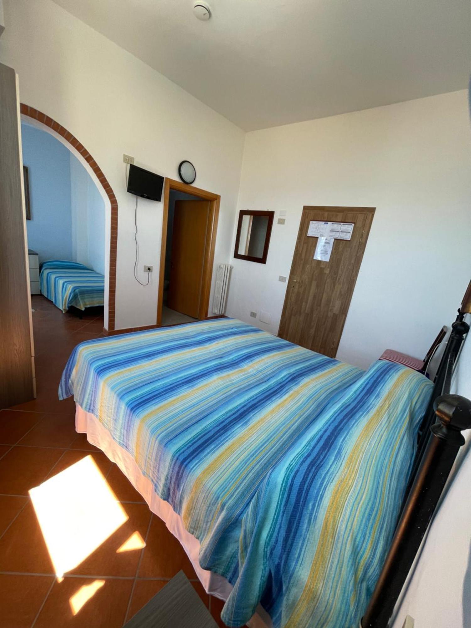 Hotel Eden Follonica Bagian luar foto